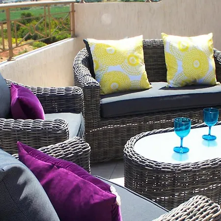 Vila Pernera 012 *
