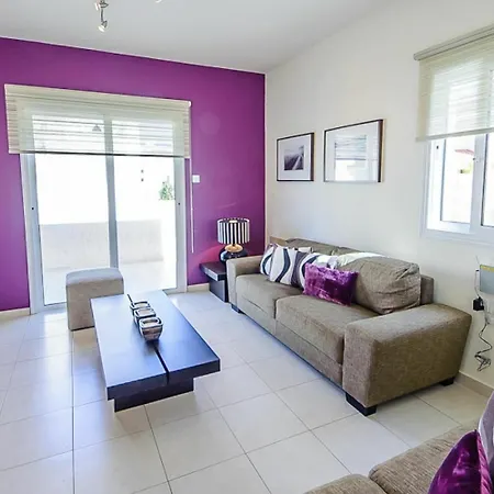 Vila Pernera 012 *