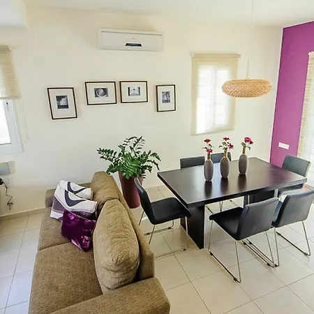 Vila Pernera 012