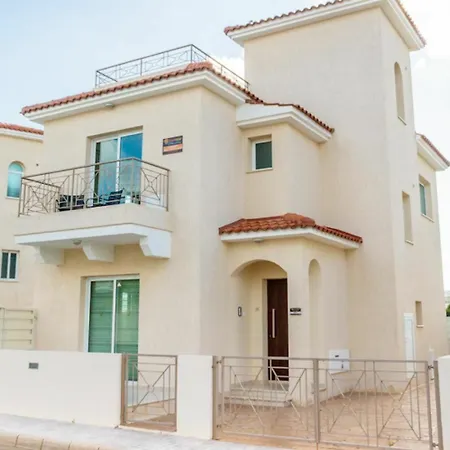 Vila Pernera 012
