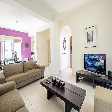 Pernera 012 بروتاراس